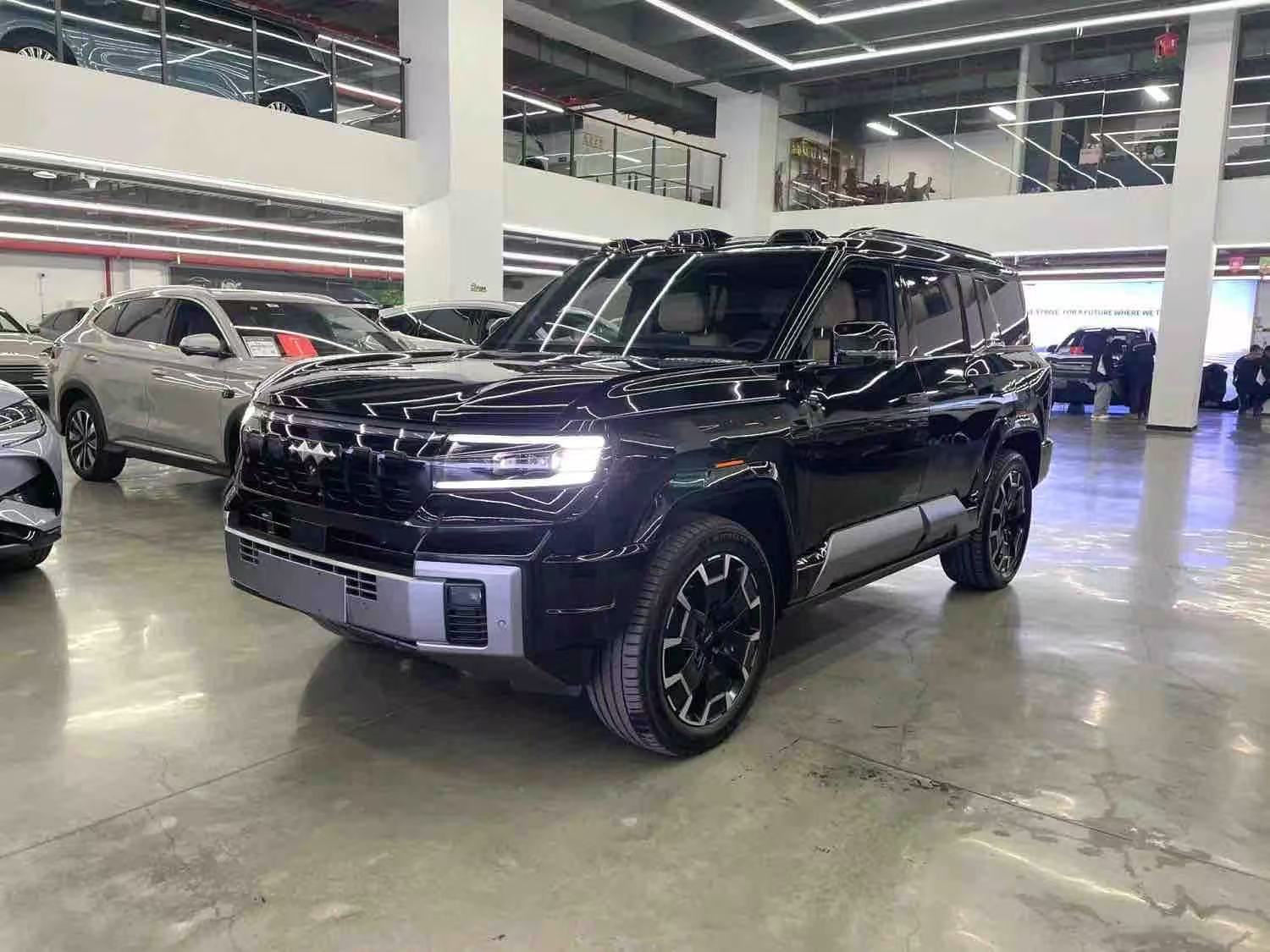 2025 BYD Fangchengbao Bao 8 2.0T CVT “Zhiyong” Flagship Edition Automatic Transmission