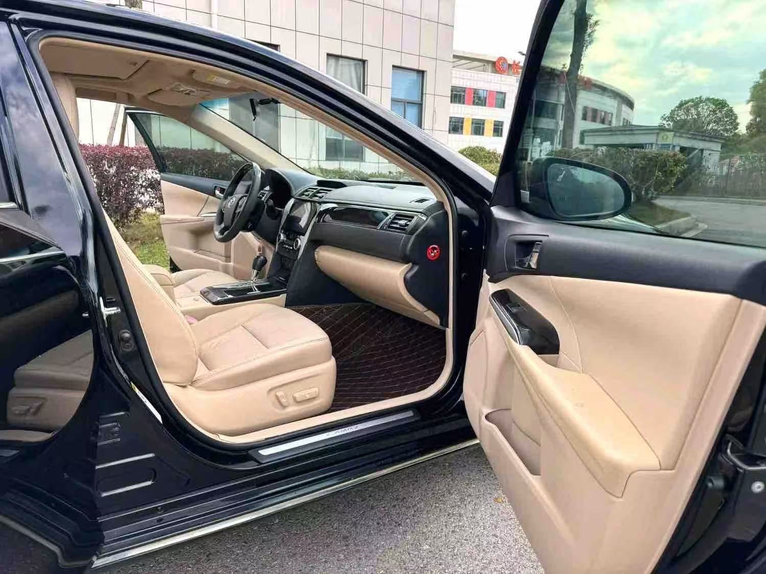 2015 Model Toyota 2.5HG CVT Luxury Navigation Edition, Automatic Transmission 图片